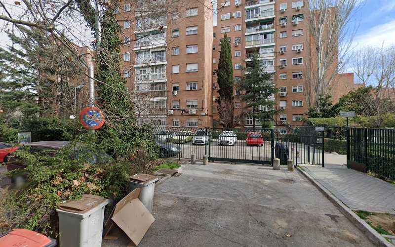 Fotografia tomada fuera de Espericueta Blázquez M D - Fábrica de puertas en Madrid, Madrid