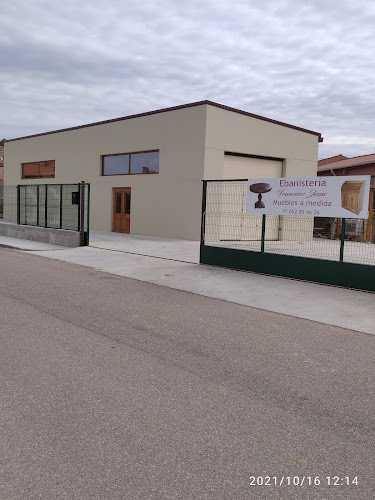 Fotografia tomada fuera de Ebanistería- Carpintería Francisco Jesús Martín Moreno - Ebanista en Fuentespina, Burgos