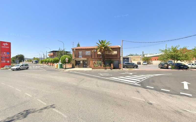 Fotografia tomada fuera de Carpintería Muebles Miraflores - Carpintero en Piedrabuena, Ciudad Real