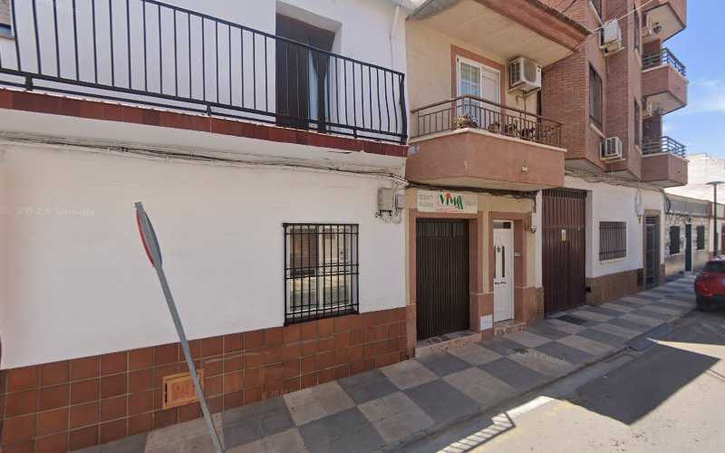 Fotografia tomada fuera de Vimax Carpintería de Madera S.L. - Tienda de armarios en Miguelturra, Ciudad Real