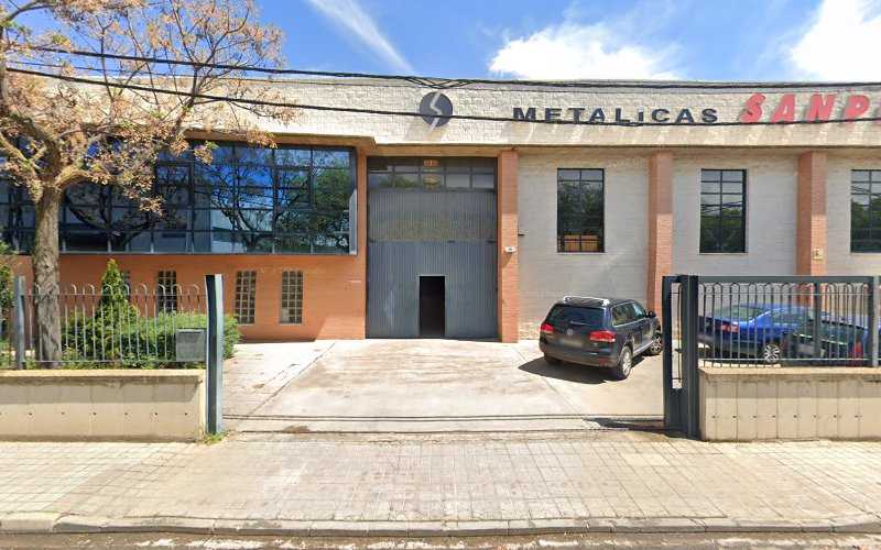 Fotografia tomada fuera de METALICAS SANPEC S.L. - Carpintero en Miguelturra, Ciudad Real