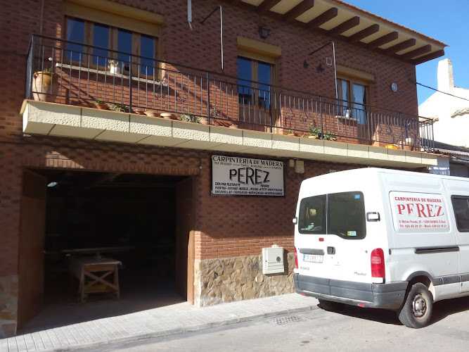 Fotografia tomada fuera de Carpintería de Maderas Pérez - Empresa maderera en Daimiel, Ciudad Real