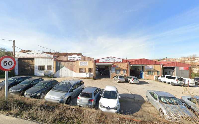 Fotografia tomada fuera de Aluminios GUTIÉRREZ SÁNCHEZ - Carpintería metálica y de aluminio en Méntrida, Toledo