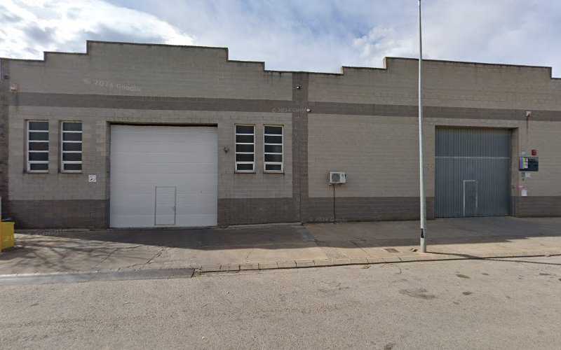 Fotografia tomada fuera de Ebenisteria Fusteria Xavier Viñolas - Ebanista en Melianta, Girona