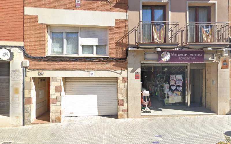 Fotografia tomada fuera de Llar I Finestra S C P - Carpintería metálica y de aluminio en Masquefa, Barcelona
