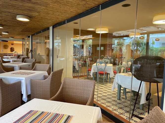 Fotografia tomada fuera de Acristalum Mallorca - Carpintería metálica y de aluminio en Marratxinet, Baleares