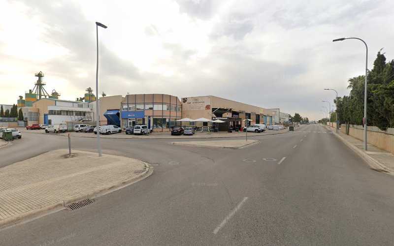 Fotografia tomada fuera de Tecdal Carpintería Metálica S.L. - Carpintería metálica y de aluminio en Sa Cabaneta, Baleares