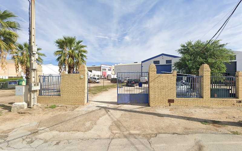 Fotografia tomada fuera de Emr Construcciones Metalicas Sl - Herrero en Marchena, Sevilla