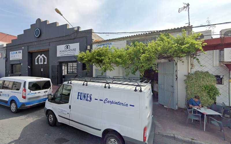 Fotografia tomada fuera de Carpinteria Funes - Carpintería en Marbella, Málaga