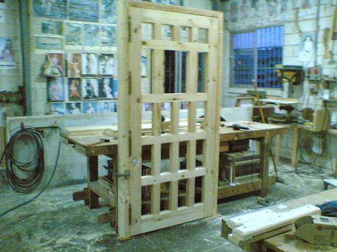 Fotografia tomada fuera de Carpintería Santiago - Carpintero en Marbella, Málaga