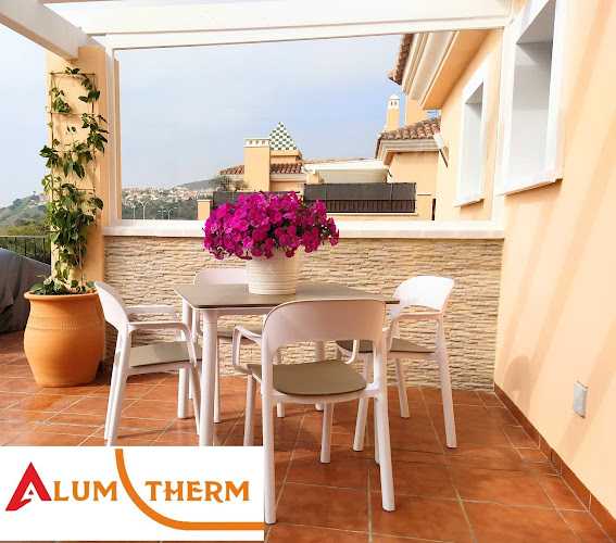 Fotografia tomada fuera de ALUMTHERM - Carpintería en Marbella, Málaga