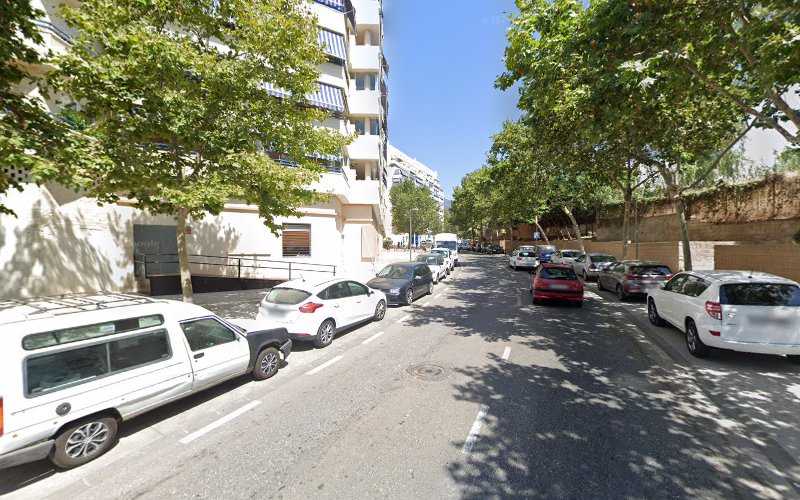 Fotografia tomada fuera de López Becerra Carpintería S L - Carpintería metálica y de aluminio en Marbella, Málaga