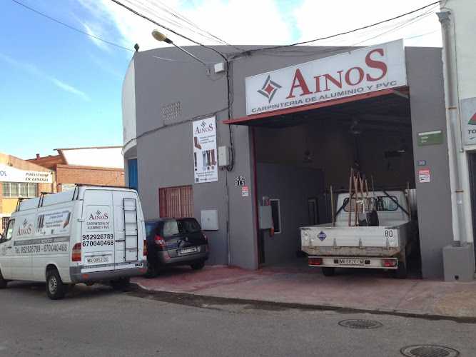 Fotografia tomada fuera de Aluminios Ainos - Carpintería metálica y de aluminio en Marbella, Málaga