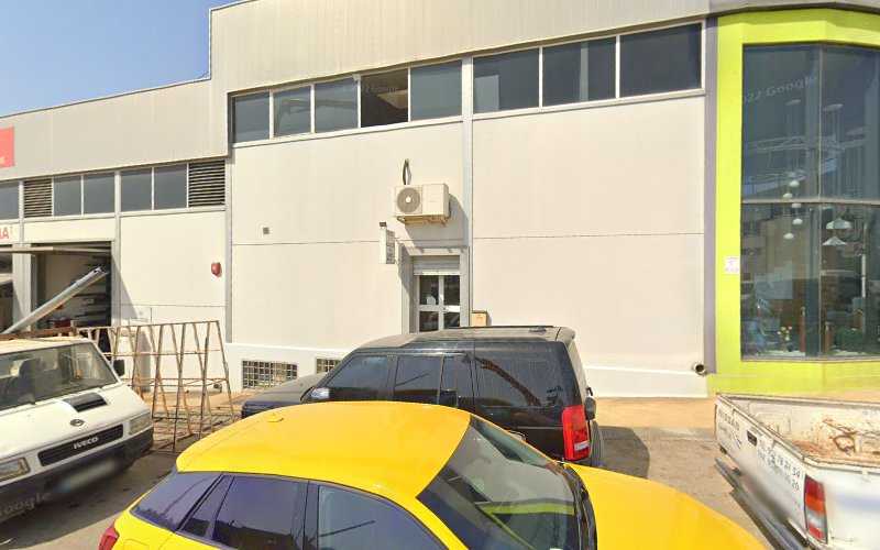 Fotografia tomada fuera de C.M.S. Metálica 2015 - Carpintería metálica y de aluminio en Marbella, Málaga