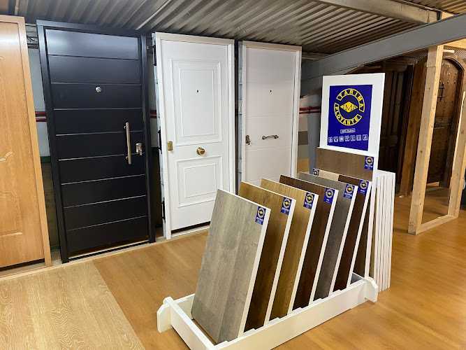 Fotografia tomada fuera de Comercial Andrade de maderas - Establecimiento de venta de madera en San Pedro Alcántara, Málaga