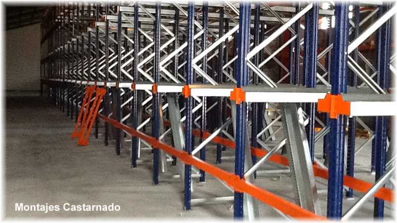 Fotografia tomada fuera de Montajes Castarnado - Carpintería metálica y de aluminio en Maracena, Granada