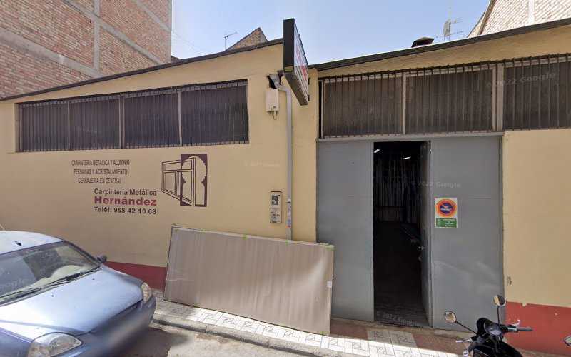 Fotografia tomada fuera de Carpinteria Metalica Hernandez - Carpintería metálica y de aluminio en Maracena, Granada