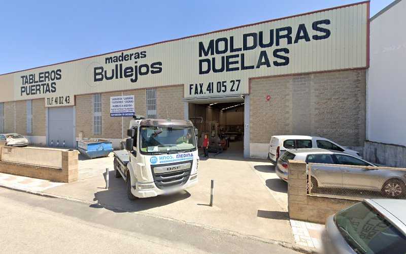 Fotografia tomada fuera de Maderas Bullejos - Carpintería en Maracena, Granada