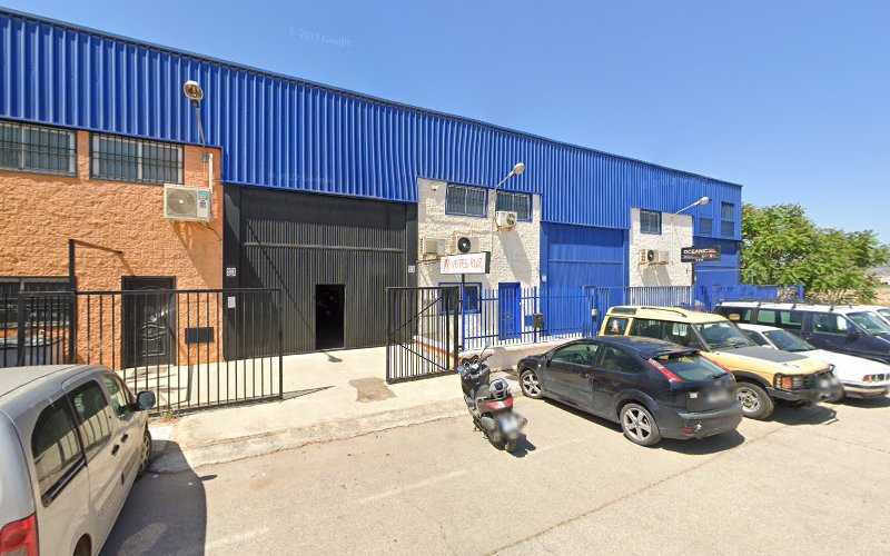 Fotografia tomada fuera de Talleres Metalúrgicos Árbol S.L - Carpintería metálica y de aluminio en Maracena, Granada