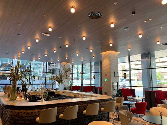 Fotografia tomada fuera de TEISA (Talleres de Ebanistería Industrial, S.A.) - Fábrica de puertas en Fuenlabrada, Madrid