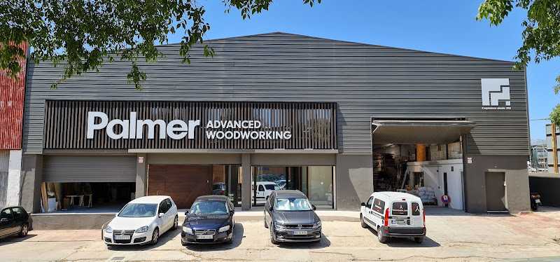 Fotografia tomada fuera de Carpintería Palmer - Establecimiento de venta de madera en Palma, Baleares