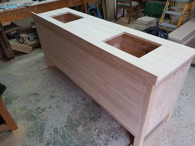 Fotografia tomada fuera de Fusteríes Ses Cadenes slu - Carpintero en Ses Cadenes, Baleares