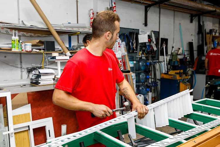 Fotografia tomada fuera de Euroaluminio Balear - Carpintería metálica y de aluminio en Palma, Baleares