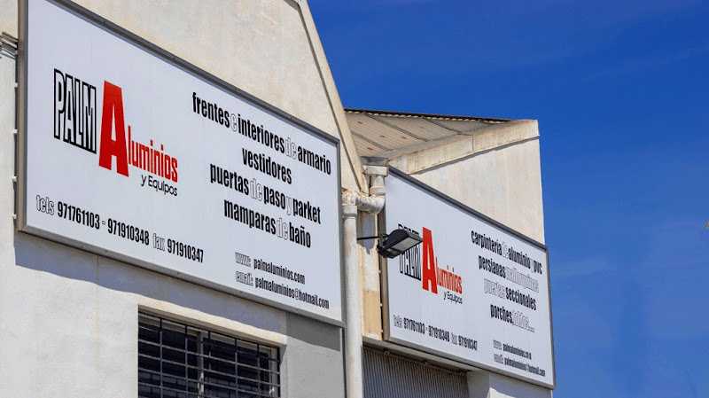 Fotografia tomada fuera de Palmaluminios S.L. / Palmarmarios S.L. - Carpintería metálica y de aluminio en Palma, Baleares