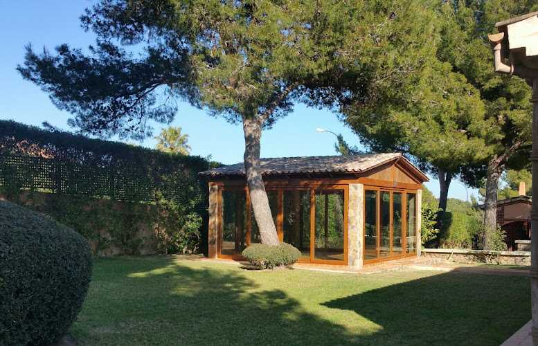 Fotografia tomada fuera de Ventanas Replus Mallorca - Carpintería metálica y de aluminio en Palma, Baleares