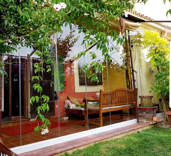 Fotografia tomada fuera de Trecons Aluminio Y Vidrio - Carpintería metálica y de aluminio en Palma, Baleares