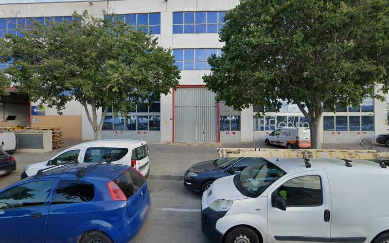 Fotografia tomada fuera de Aluminios Miguel 2811 SL - Carpintería metálica y de aluminio en Can Pastilla, Baleares