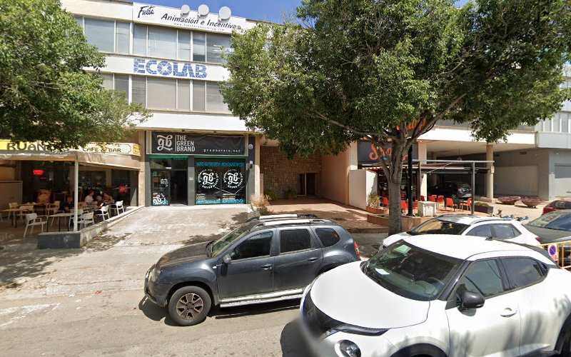 Fotografia tomada fuera de Carpintería Metálica Alumark C B - Carpintería metálica y de aluminio en Palma, Baleares