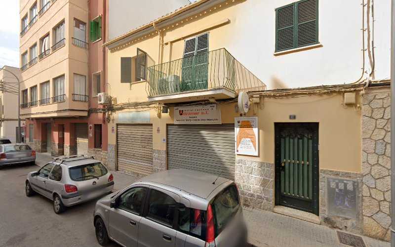 Fotografia tomada fuera de Instal·lacions Adramar - Carpintería metálica y de aluminio en Palma, Baleares