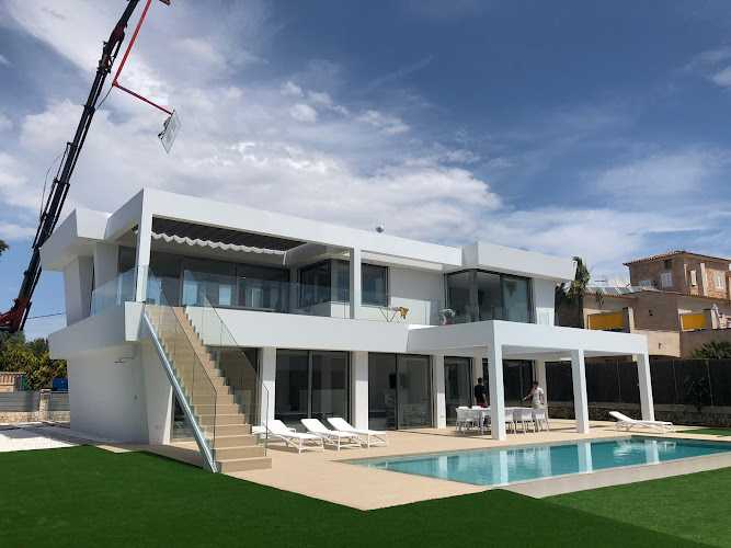 Fotografia tomada fuera de Teknica - Metalwork en Palma, Baleares