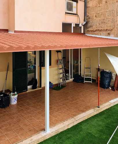 Fotografia tomada fuera de Persianas S'Arenal - Carpintería metálica y de aluminio en El Arenal, Baleares