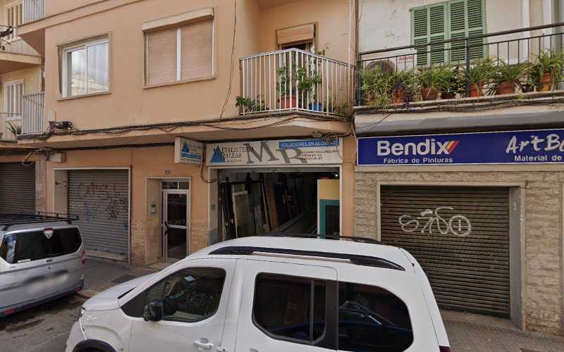 Fotografia tomada fuera de Metalisteria Balear - Carpintería metálica y de aluminio en Palma, Baleares