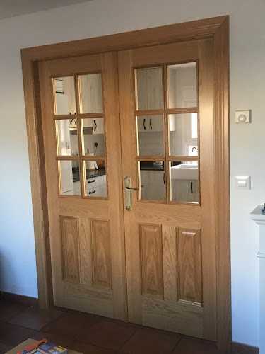 Fotografia tomada fuera de Carpinteria KAKEL SARRIA - Carpintería en Ejea de los Caballeros, Zaragoza