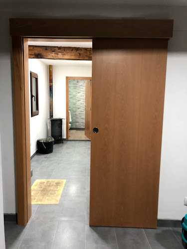 Fotografia tomada fuera de Cerrajero 24h David Ferreira y carpintería de madera en general - Carpintero en Sanxenxo, Pontevedra