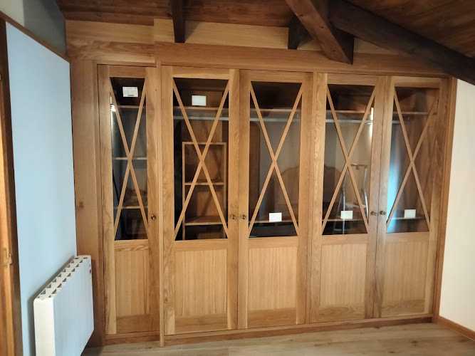 Fotografia tomada fuera de Carpintería Ebanistería Mariño SL - Carpintería en Vilagarcía de Arousa, Pontevedra