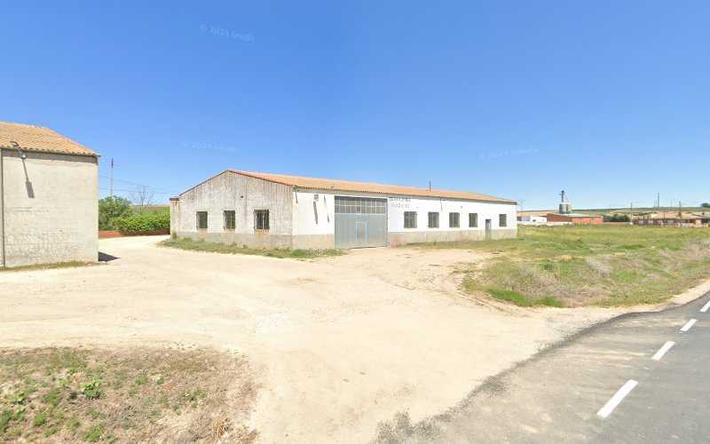Fotografia tomada fuera de CARPINTERÍA METÁLICA JESÚS BLÁZQUEZ - Cerrajero en Macotera, Salamanca