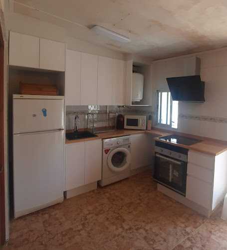 Fotografia tomada fuera de MADESTIL CARPINTERIA - Carpintería en Viver, Castellón