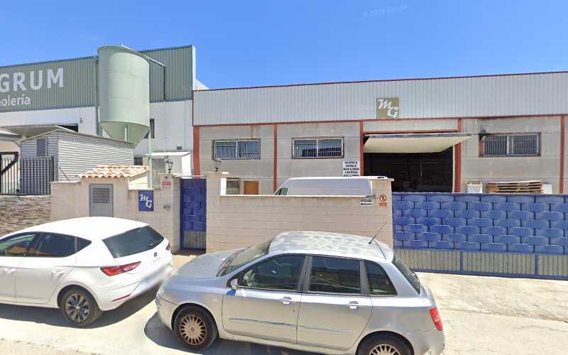 Fotografia tomada fuera de Carpintería Martínez Gil, S.L. - Carpintero en Altura, Castellón