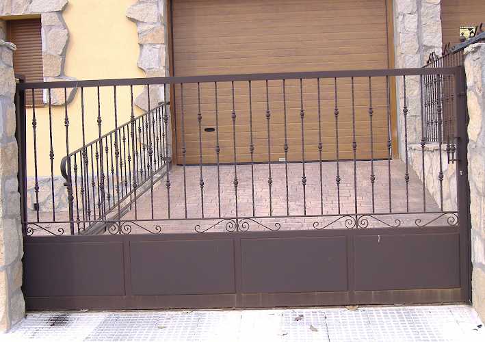 Fotografia tomada fuera de Talleres Merino Hermanos S.L - Cerrajero en Madrid, Madrid