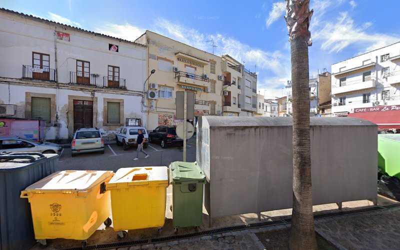 Fotografia tomada fuera de Muebles Perdigón S.L. - Tienda de muebles en Logrosán, Cáceres