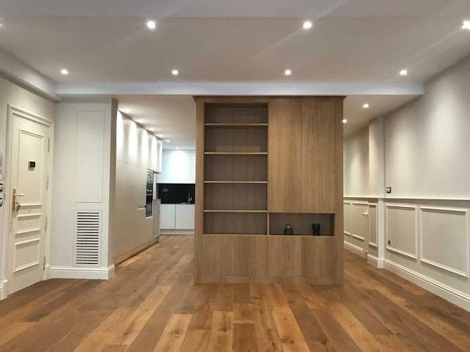 Fotografia tomada fuera de Showroom Carpintería Paco - Carpintería en Logroño, La Rioja