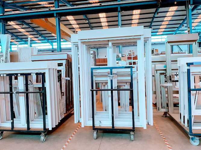 Fotografia tomada fuera de Carpintería Metálica Chaves - Servicio de instalación de ventanas en Utiel, Valencia