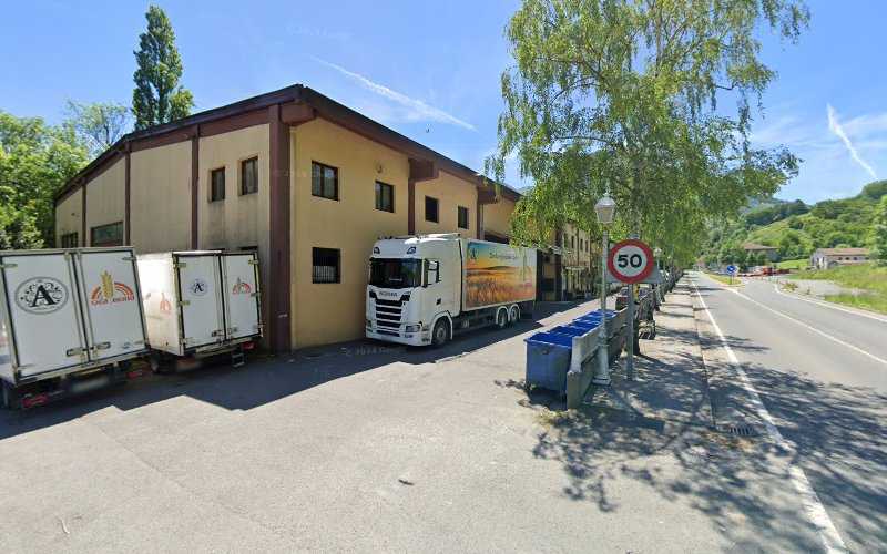 Fotografia tomada fuera de Carpintería Joaquín Galarza - Carpenter en Amezketa, Guipúzcoa