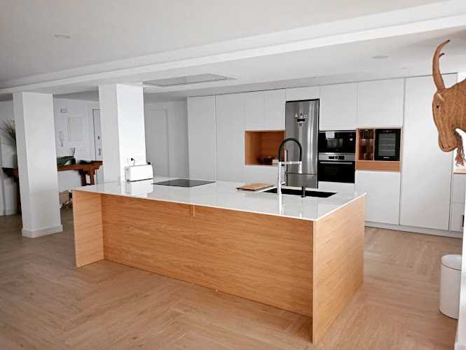 Fotografia tomada fuera de CARPINTERIA ACM MURCIA. ALTA CARPINTERIA Y MOBILIARIO - Carpintería en Murcia, Murcia