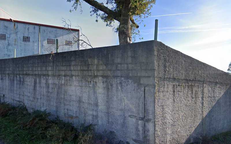 Fotografia tomada fuera de Carpintería Manuel Moure - Carpenter en San Sadurniño, A Coruña
