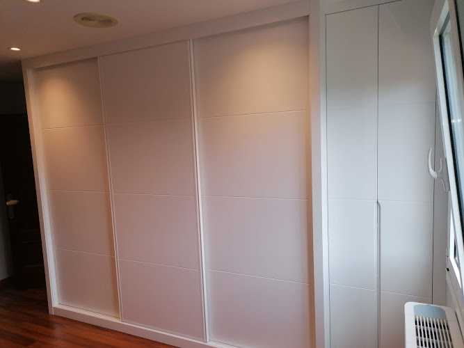 Fotografia tomada fuera de Carpinteria y Montaje O Sixto - Carpintería en Santiago de Compostela, A Coruña